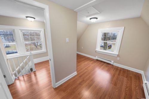428 Oak Neck Rd, West Islip NY  11795-3614 exterior