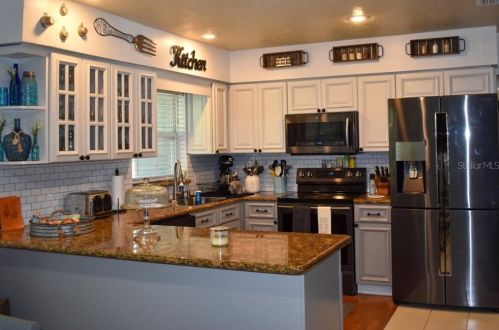 820 Crenshaw Lake Rd, Lutz FL  33548-8129 exterior