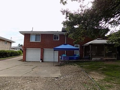 493 Toledo Dr, New Kensington PA  15068-3358 exterior