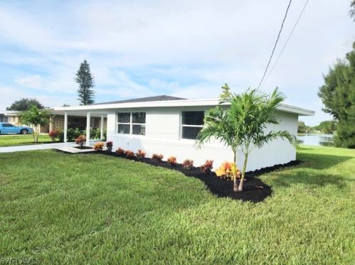 15 Maple Ave, Lehigh Acres, FL 33936-6446