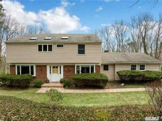16 Richbourne Ln, Huntington Station, NY 11747-3916
