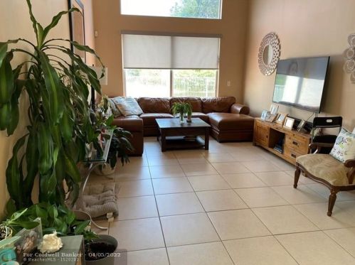 271 151 Ave, Hollywood FL exterior