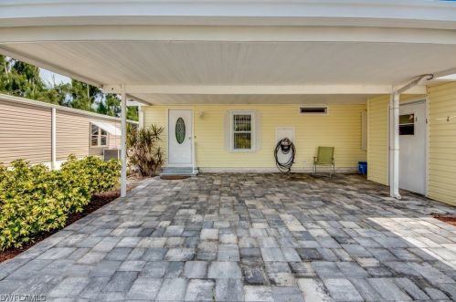 7196 Drum Dr, Saint James City FL  33956-2726 exterior