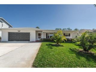 3030 Evensong Ct, Tarpon Springs, FL 34690-2517