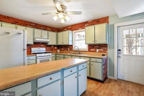 13070 Old Valley Pike, Edinburg VA  22824-3144 exterior