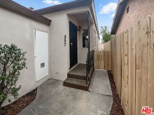 257 69th Way, Long Beach, CA 90805-1239