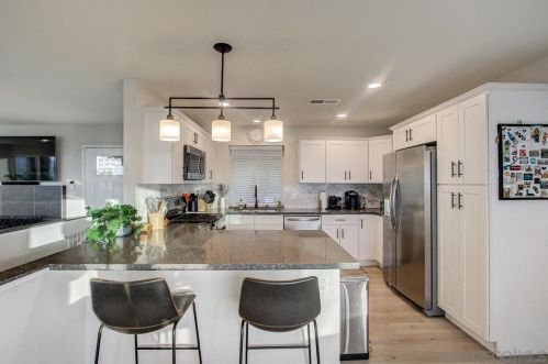 4360 Smt Dr, La Mesa CA 91941-7844 exterior