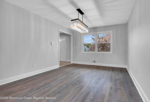 21 Kenneth Dr, Tinton Falls NJ  07712-2824 exterior