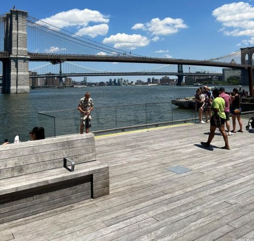 77 Fulton St, New York NY  10038-1866 exterior