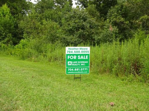 142 Galax Dr, Statesville NC  28677-8498 exterior