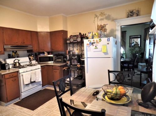 71 Merchant St, Bridgeport CT  06604-2214 exterior