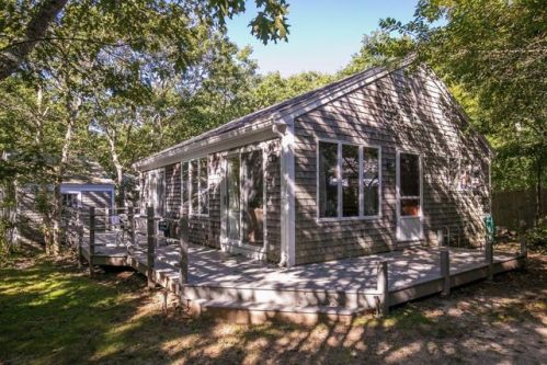 25 Bennett Way, Marthas Vineyard, MA 02539-7177