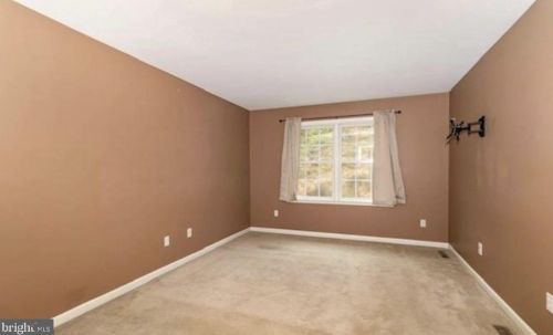 36 Ashburg Dr, Navy Sup Dpt PA  17050-8209 exterior