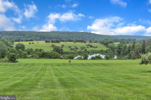 1097 Mount Pleasant Rd, Marsh, PA 19520-8837