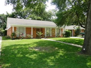 5643 Edith St, Houston TX  77081-7428 exterior