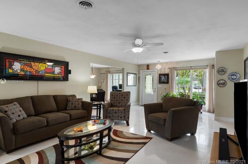 800 46th Ave, Hollywood FL  33021-5909 exterior