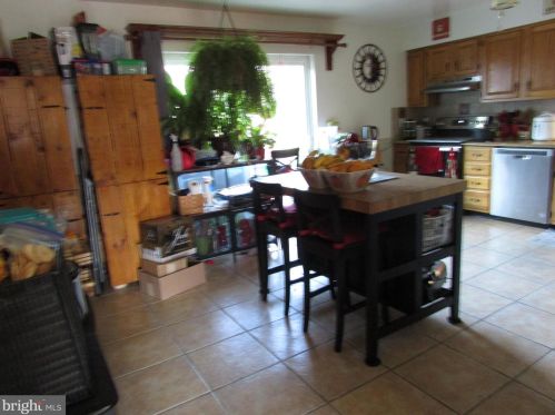 68 Pennypacker Dr, Collegeville PA  19473-1048 exterior