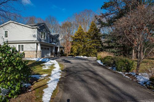 5 Washington Ave, Huntington Station, NY 11746-6407