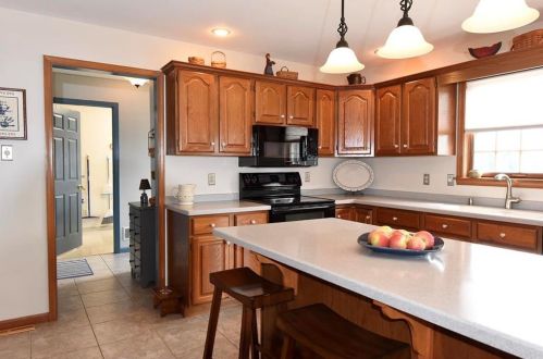 4438 Bachman Dr, Schnecksville PA  18078-2246 exterior