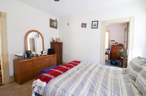 10 Smith St, New Britain CT 06053-3621 exterior