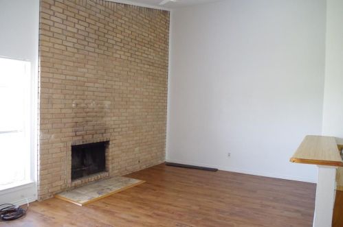 3425 Meadowmoor St, Fort Worth, TX 76133-7223