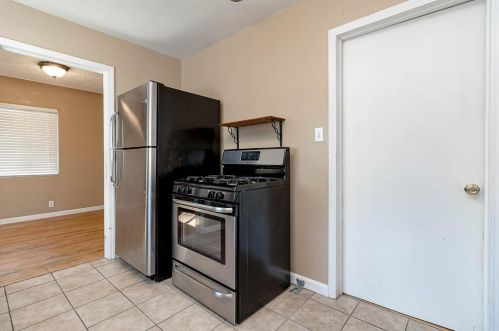 609 Dot Way, Manteca CA  95336-5808 exterior