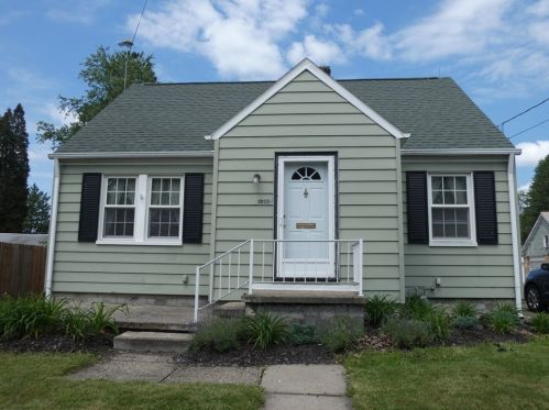1013 Sunset Ave, Grove City, PA 16127-1319