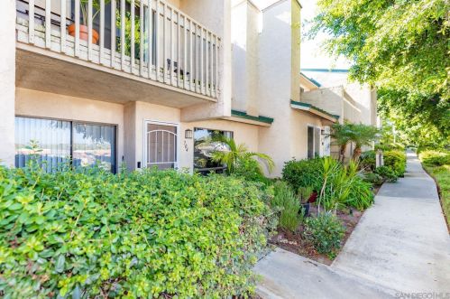 704 Silver Dr, Vista CA  92083-4241 exterior