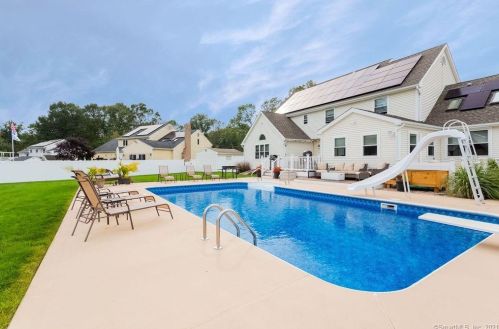 19 Green Field Ln, North Haven, CT 06473-4039
