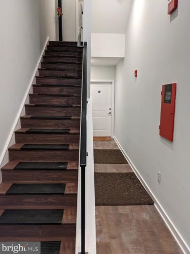 1318 Broad St, Philadelphia, PA 19146-4807