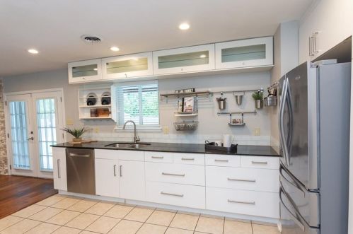 8016 Briarwood Ln, Austin TX 78757-6929 exterior