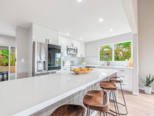 981687 Kiawe St, Aiea HI  96701-1737 exterior