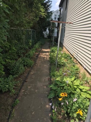 28 Madison St, Plainville CT  06062-1738 exterior