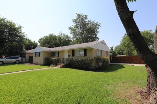 443 Rustic Cir, Richardson TX  75080-5321 exterior
