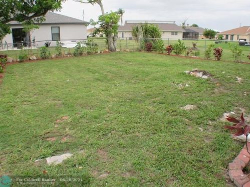 516 4 Ter, Cape Coral FL  33909-0020 exterior