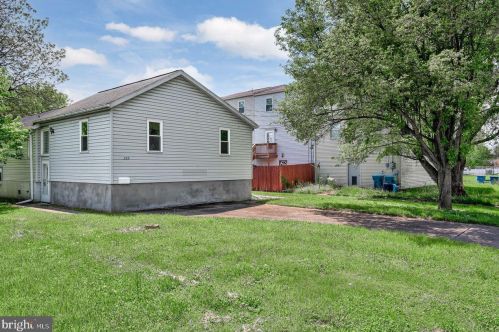 395 Eshelman St, Highspire PA  17034-1524 exterior