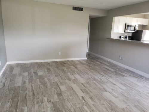 1210 Meadows Cir, Boynton Beach FL  33436-8933 exterior