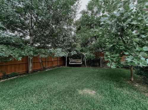 2639 12th St, Dallas, TX 75211-2704