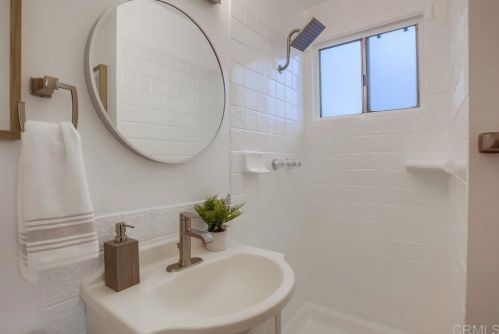 4042 Conrad Ave, San Diego CA 92117-1913 exterior