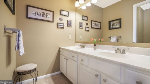 706 Springhouse Ct, Lansdale PA 19446-4350 exterior