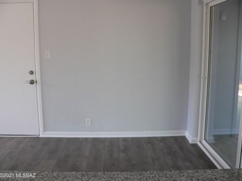 6462 Calle Luna, Tucson AZ  85710-5626 exterior