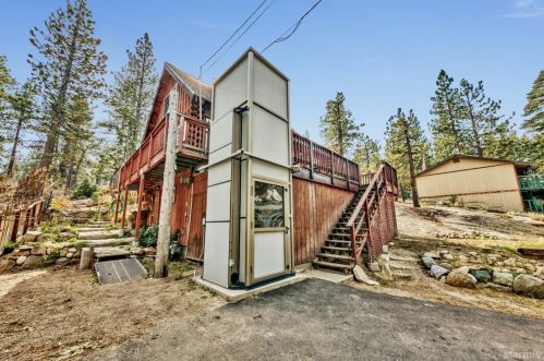 1860 F St, South Lake Tahoe CA  96150-3630 exterior