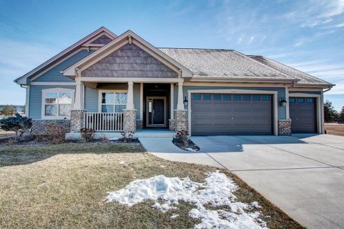 1353 Orchard View Ln, Mukwonago, WI 53149-1937