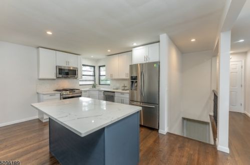 712 Golf Ter, Roselle NJ  07203-2431 exterior