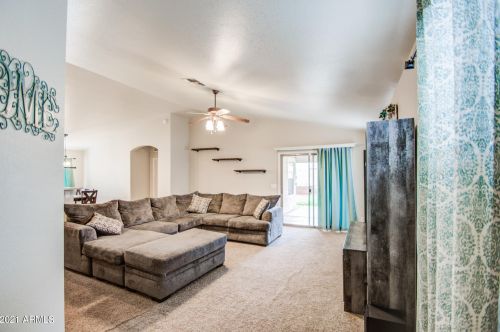 4057 Summer Ct, Gilbert AZ  85297-6602 exterior