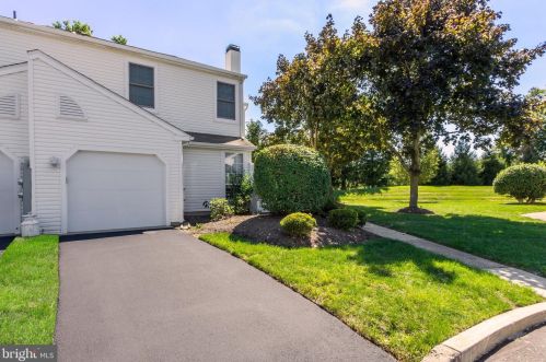 73 Banbury Ct, Southampton, PA 18966-2625