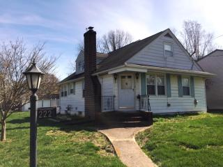222 Harvard Ave, Stratford, NJ 08084-1212