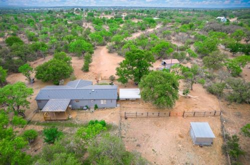 307 River Park Dr, Sunrise Beach, TX 78643-9557