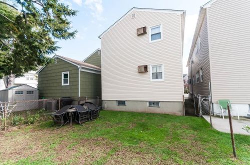 927 Avenue C, Bayonne NJ  07002-2439 exterior