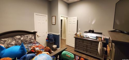 31 Evergreen Pl, Deer Park NY  11729-3720 exterior